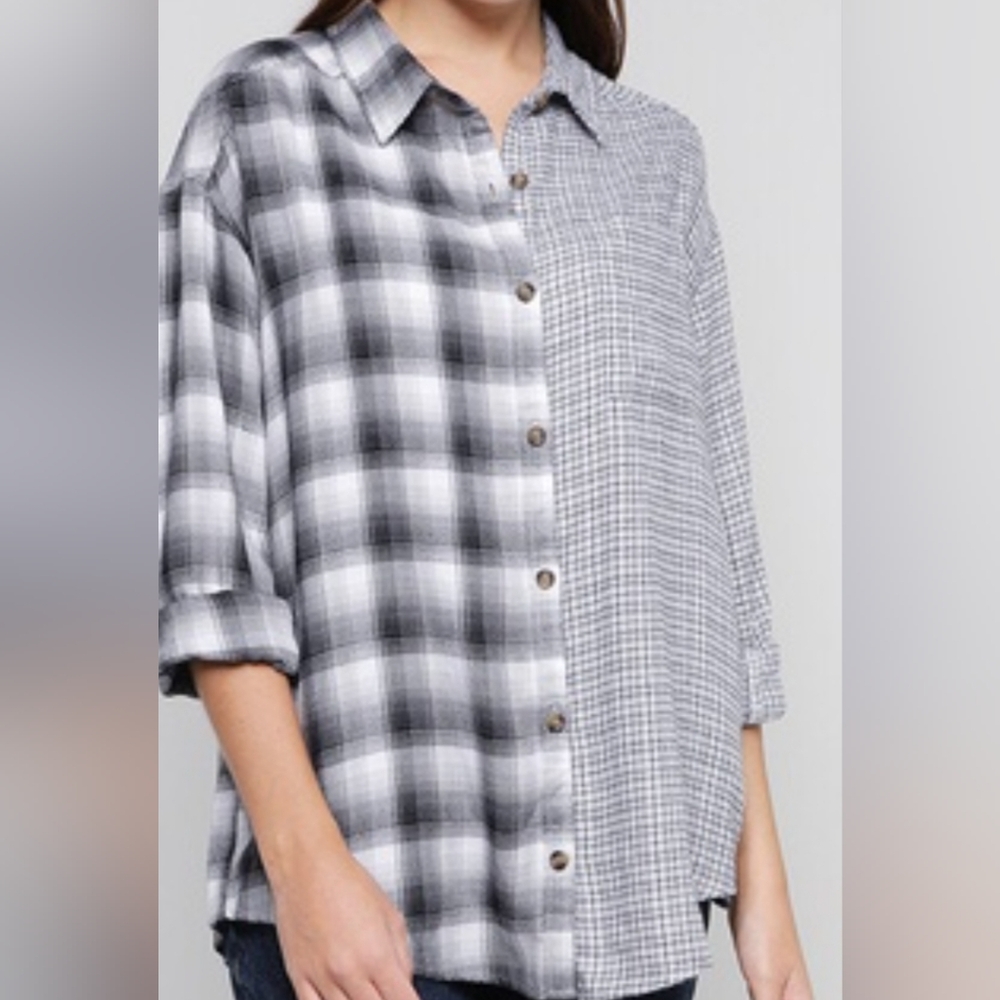 Hollister Women's Black and Gray Plaid Button Down Shirt- Dual Sided.